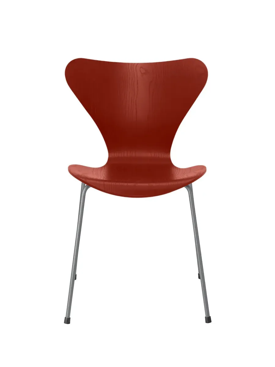 3107 Serie 7 stol i farvet ask af Arne Jacobsen<Fritz Hansen Sale