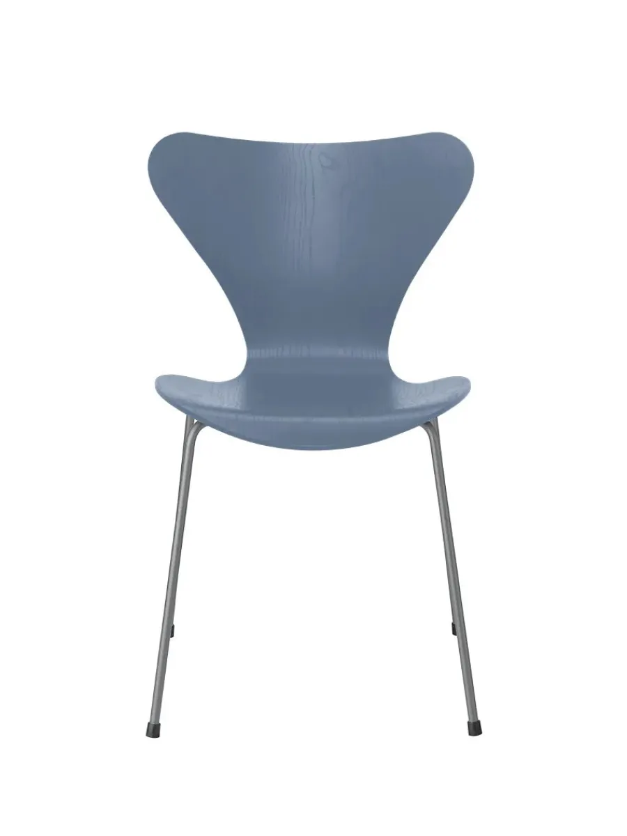 3107 Serie 7 stol i farvet ask af Arne Jacobsen<Fritz Hansen Sale