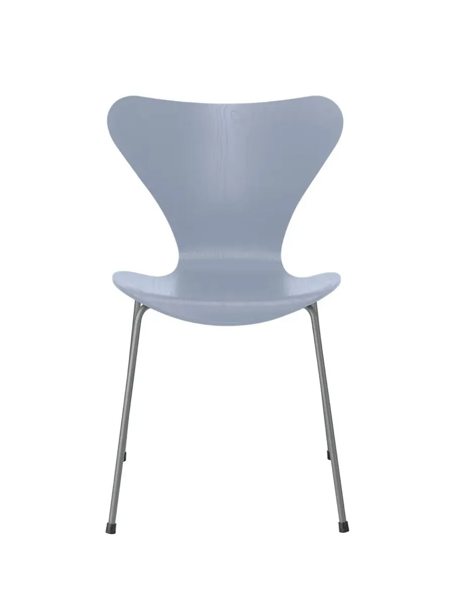 3107 Serie 7 stol i farvet ask af Arne Jacobsen<Fritz Hansen Sale
