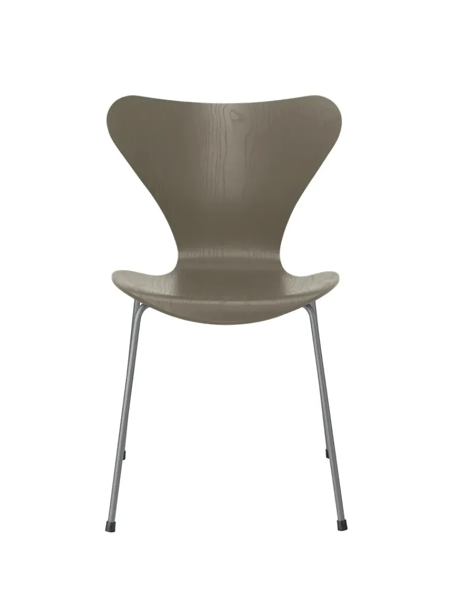 3107 Serie 7 stol i farvet ask af Arne Jacobsen<Fritz Hansen Sale