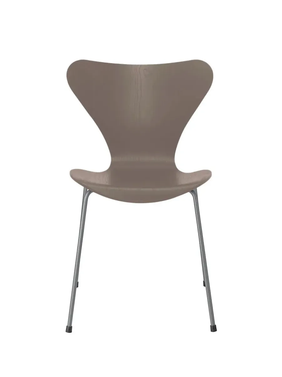3107 Serie 7 stol i farvet ask af Arne Jacobsen<Fritz Hansen Sale