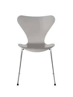 3107 Serie 7 stol lakeret af Arne Jacobsen<Fritz Hansen Online