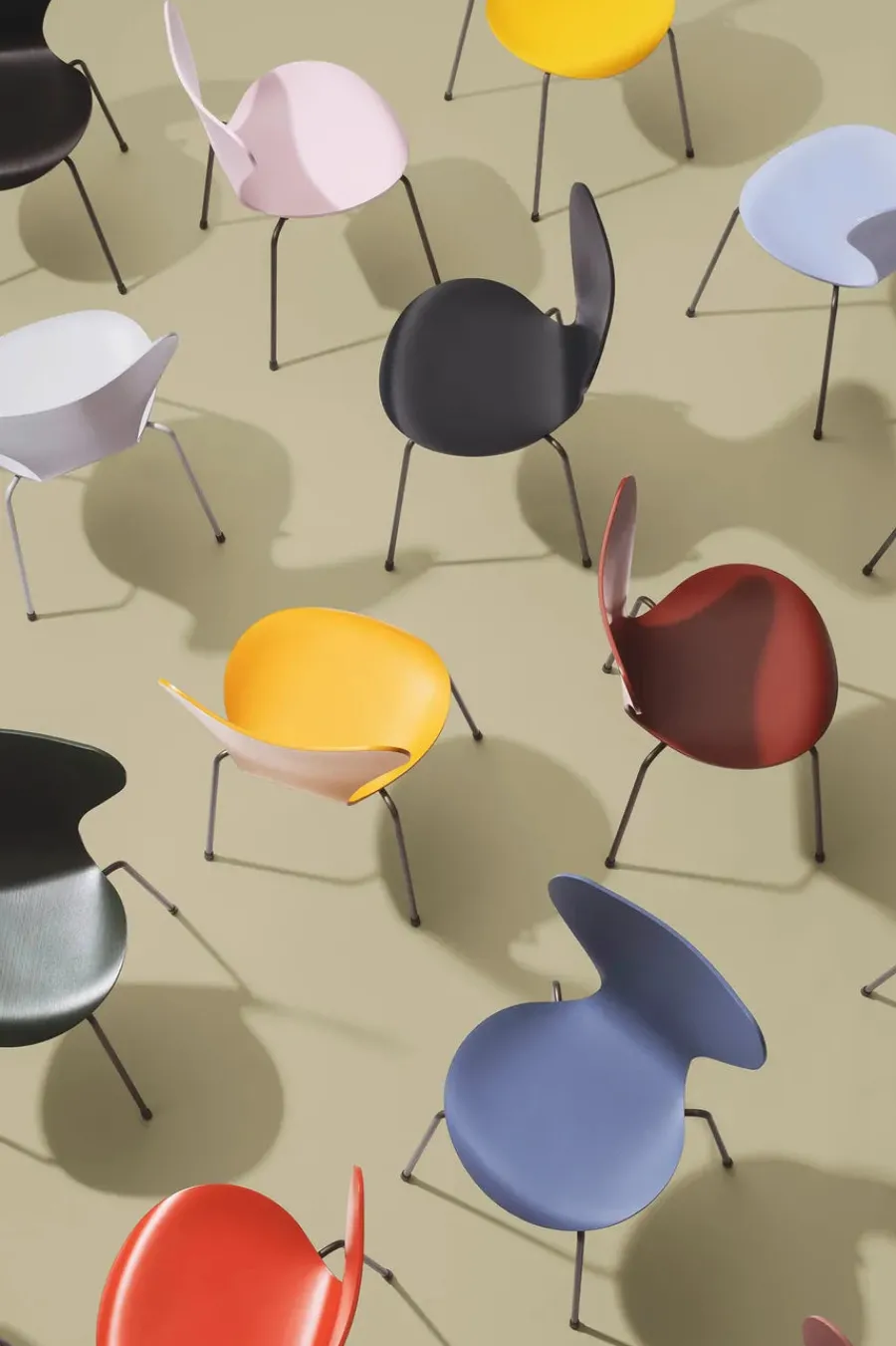 3107 Serie 7 stol lakeret af Arne Jacobsen<Fritz Hansen Online