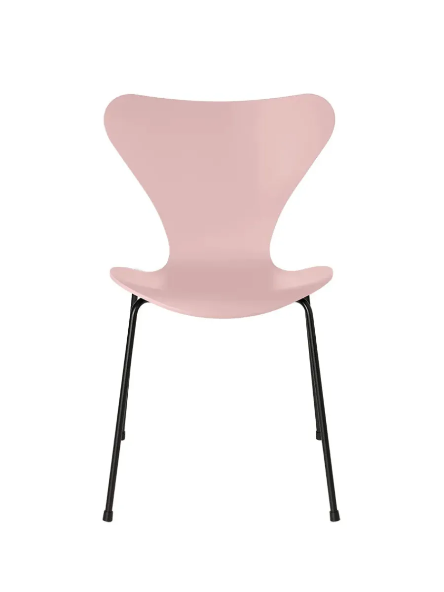 3107 Serie 7 stol lakeret af Arne Jacobsen<Fritz Hansen Online