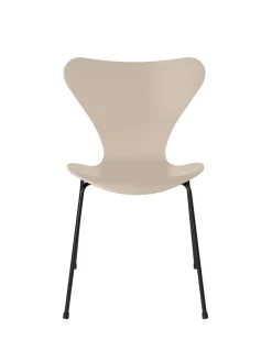 3107 Serie 7 stol lakeret af Arne Jacobsen<Fritz Hansen Online