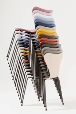 3107 Serie 7 stol lakeret af Arne Jacobsen<Fritz Hansen Online