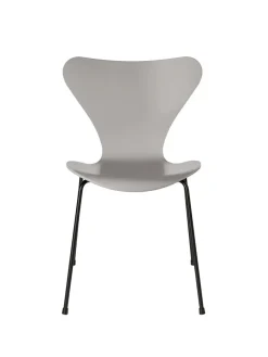 3107 Serie 7 stol lakeret af Arne Jacobsen<Fritz Hansen Online