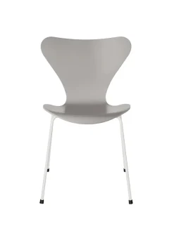 3107 Serie 7 stol lakeret af Arne Jacobsen<Fritz Hansen Online