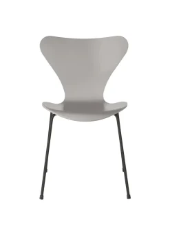 3107 Serie 7 stol lakeret af Arne Jacobsen<Fritz Hansen Online