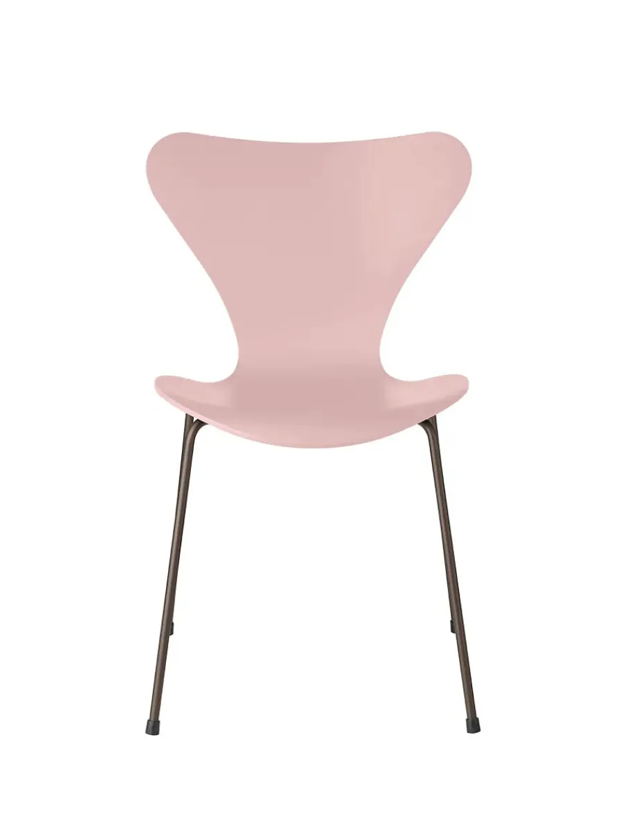 3107 Serie 7 stol lakeret af Arne Jacobsen<Fritz Hansen Online