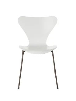 3107 Serie 7 stol lakeret af Arne Jacobsen<Fritz Hansen Online