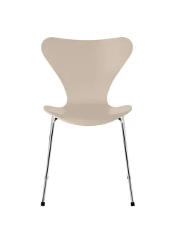 3107 Serie 7 stol lakeret af Arne Jacobsen<Fritz Hansen Online