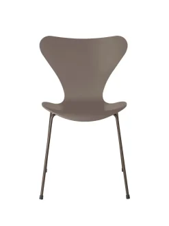 3107 Serie 7 stol lakeret af Arne Jacobsen<Fritz Hansen Online
