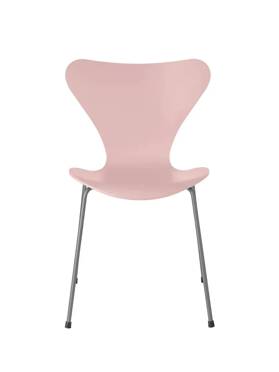 3107 Serie 7 stol lakeret af Arne Jacobsen<Fritz Hansen Online