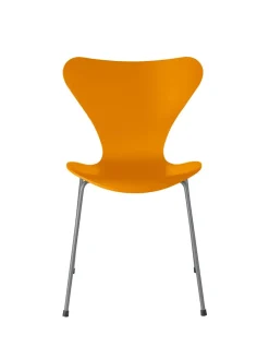 3107 Serie 7 stol lakeret af Arne Jacobsen<Fritz Hansen Online