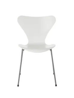 3107 Serie 7 stol lakeret af Arne Jacobsen<Fritz Hansen Online