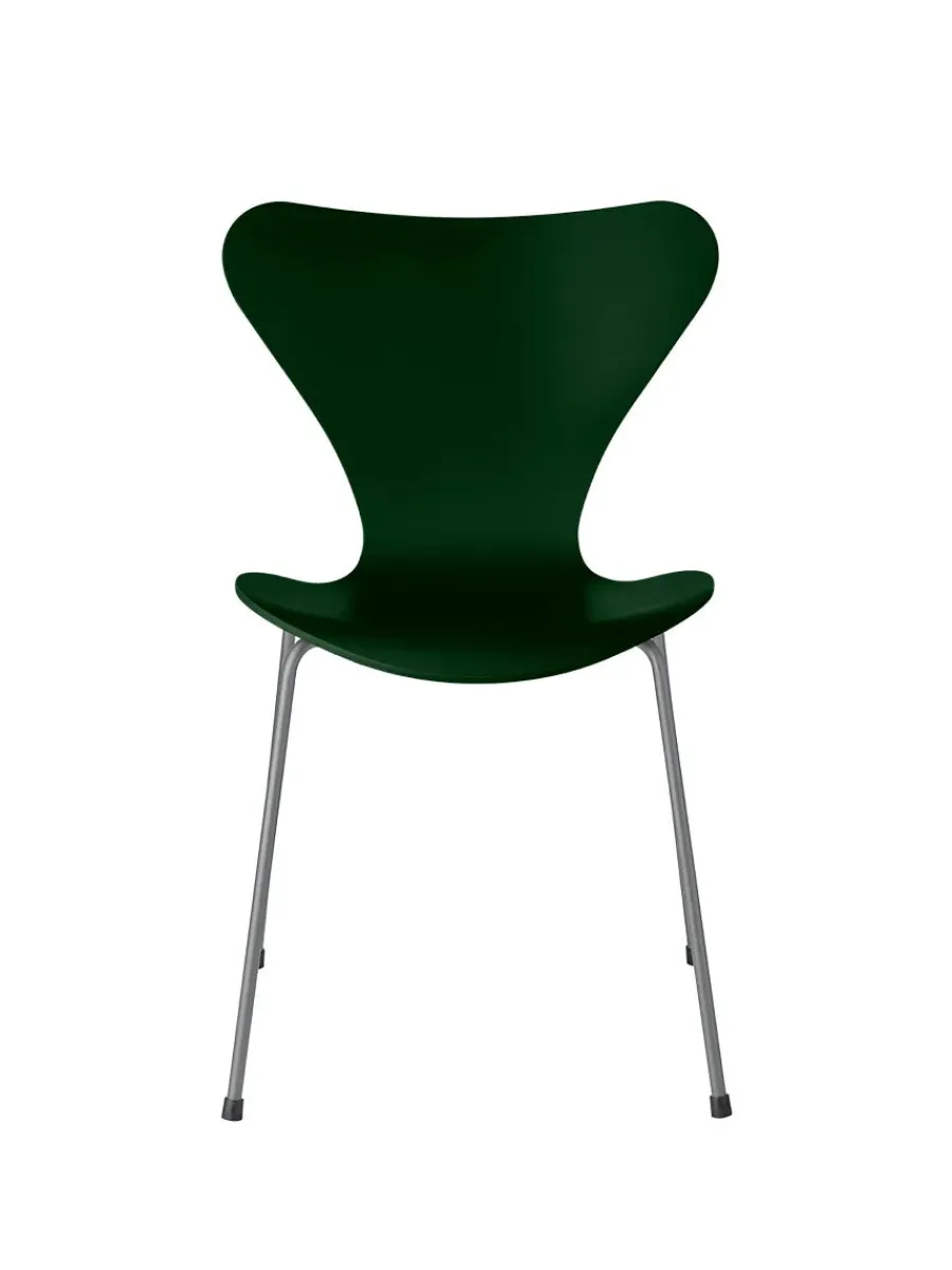 3107 Serie 7 stol lakeret af Arne Jacobsen<Fritz Hansen Online