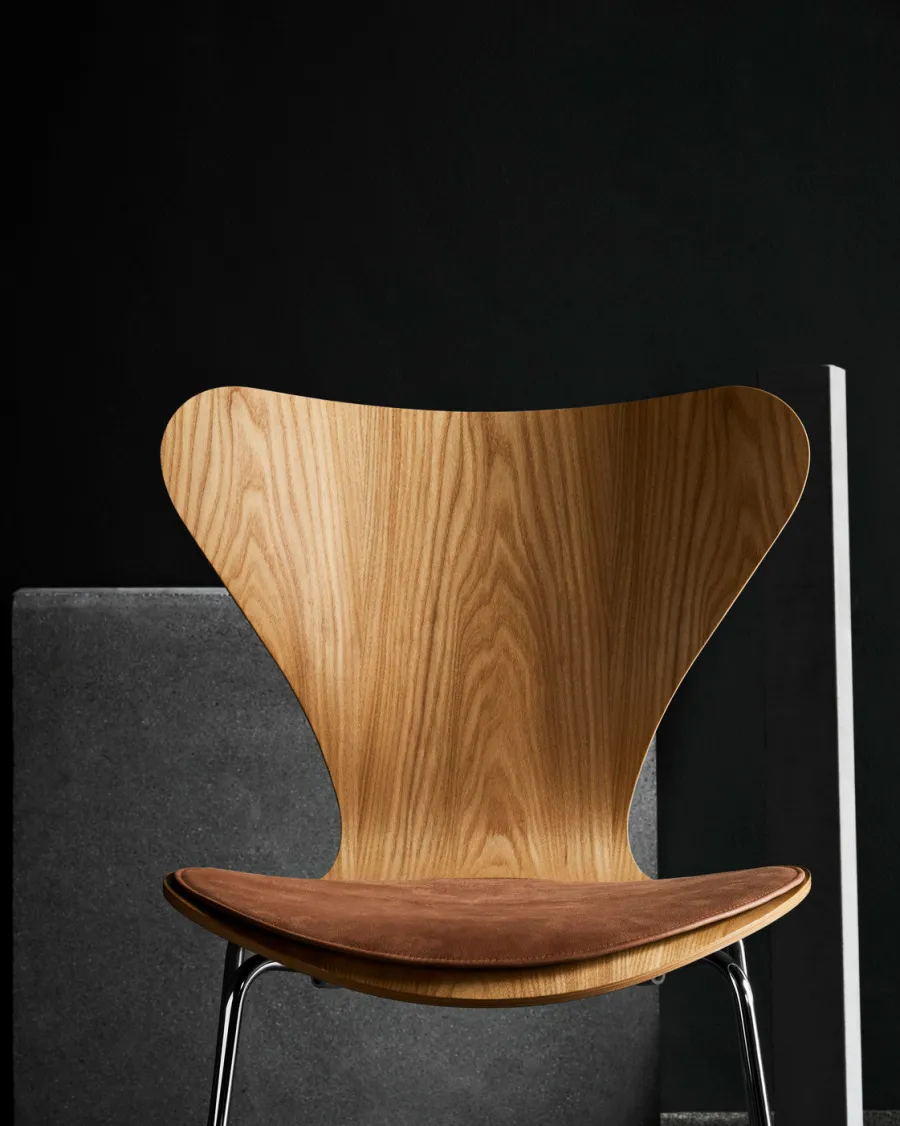 3107 Serie 7 Stol, naturfiner af Arne Jacobsen<Fritz Hansen Clearance