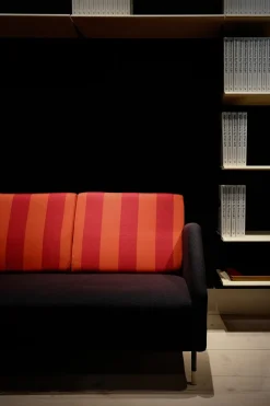 77 Sofa, valnød af Finn Juhl<House of Finn Juhl Outlet