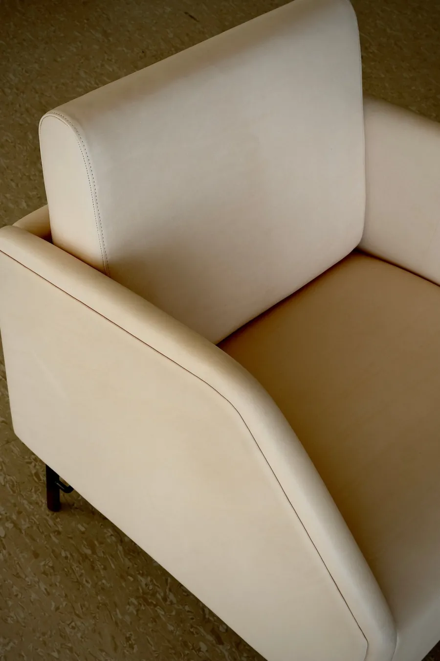 77 Stol, eg olie af Finn Juhl<House of Finn Juhl Outlet