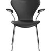 3207 stol m/armlæn, fuldpolstret Essential læder sort/krom stel af Arne Jacobsen<Fritz Hansen Clearance