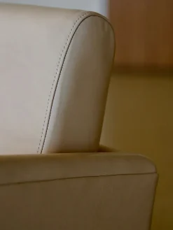 77 Stol, valnød af Finn Juhl<House of Finn Juhl Clearance