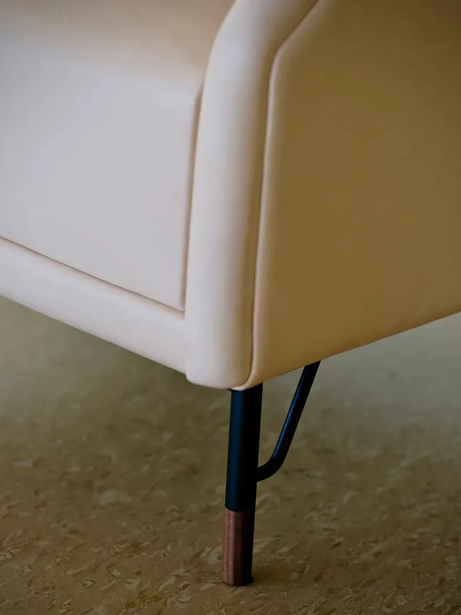 77 Stol, valnød af Finn Juhl<House of Finn Juhl Clearance