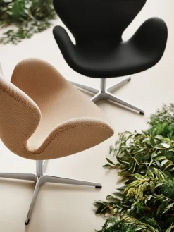 3320 Svanen i læder af Arne Jacobsen<Fritz Hansen Best
