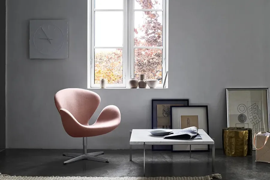 3320 Svanen i stof (prisgruppe 2) af Arne Jacobsen<Fritz Hansen Online