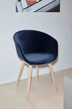 About a Chair AAC22 forsidepolstret, hvid skal fra<HAY Sale