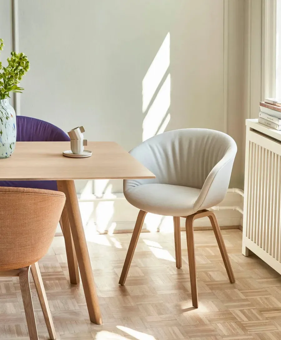 About a Chair AAC22 forsidepolstret, hvid skal fra<HAY Sale