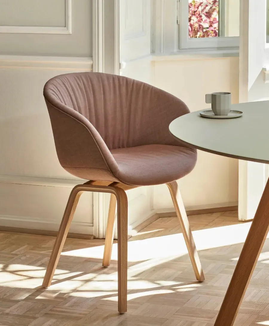 About a Chair AAC22 forsidepolstret, hvid skal fra<HAY Sale