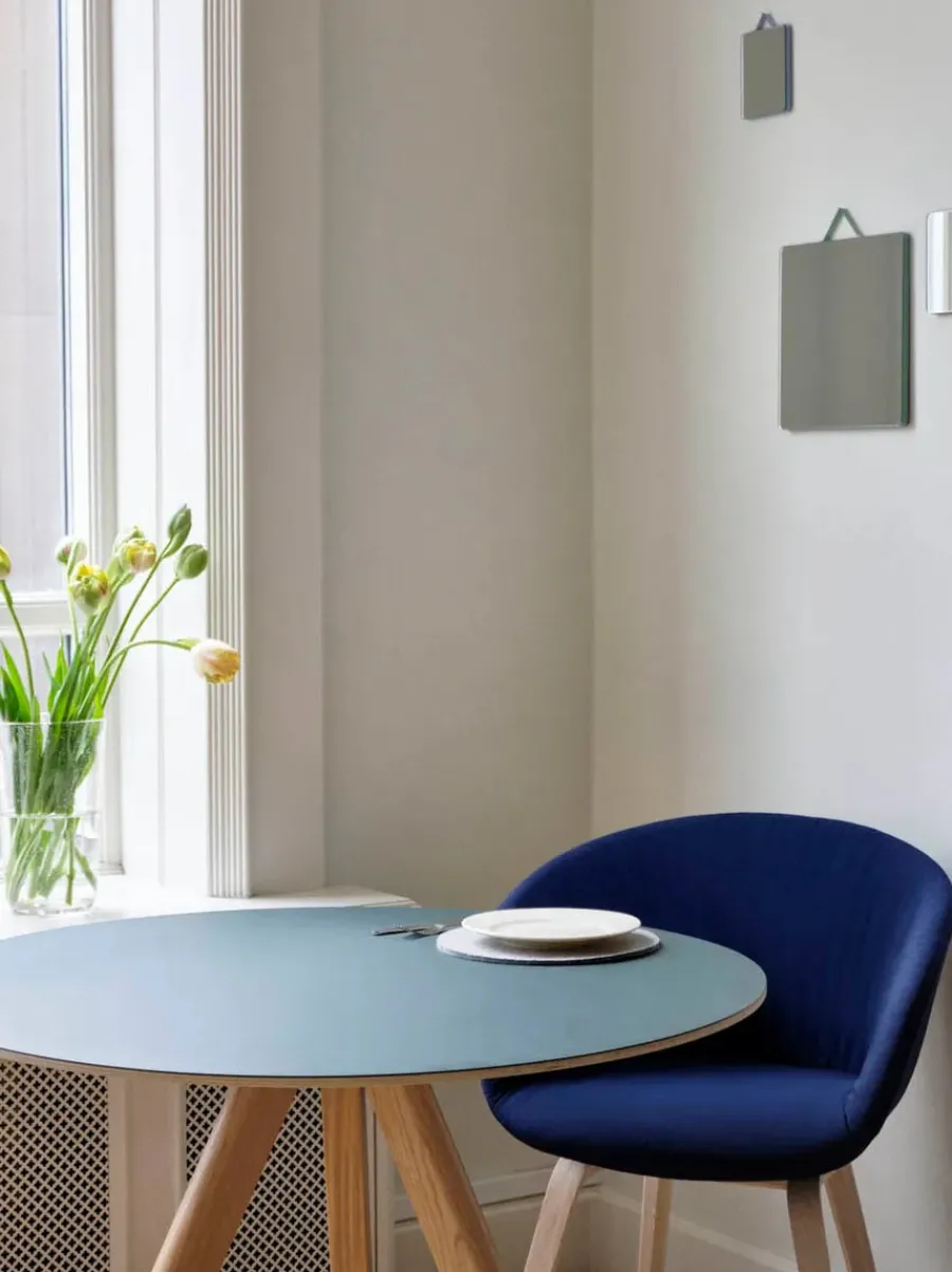 About a Chair AAC22 forsidepolstret, hvid skal fra<HAY Sale