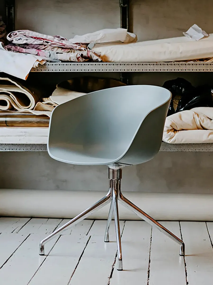 About a Chair AAC52 Forsidepolstret, sort skal fra<HAY Hot