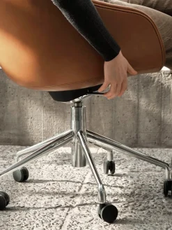 About a Chair AAC155 fra<HAY Hot