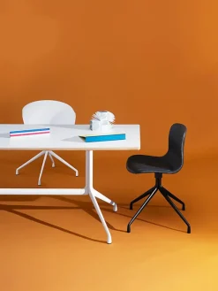 About a Table AAT10 Spisebord fra<HAY Best