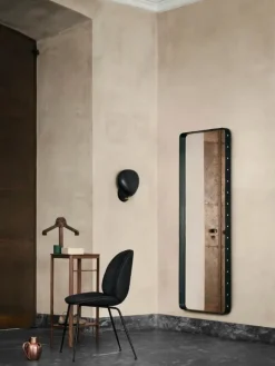 Adnet spejl, firkantet fra<GUBI Online