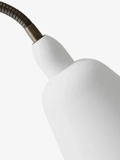 AJ7 Bellevue gulvlampe af Arne Jacobsen<&Tradition Online