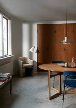 AJ7 Bellevue gulvlampe af Arne Jacobsen<&Tradition Online