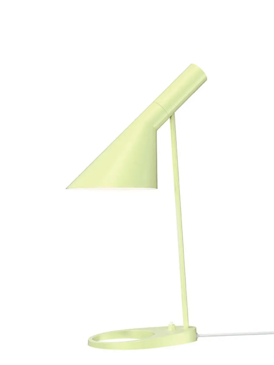 AJ bordlampe fra<Louis Poulsen Best