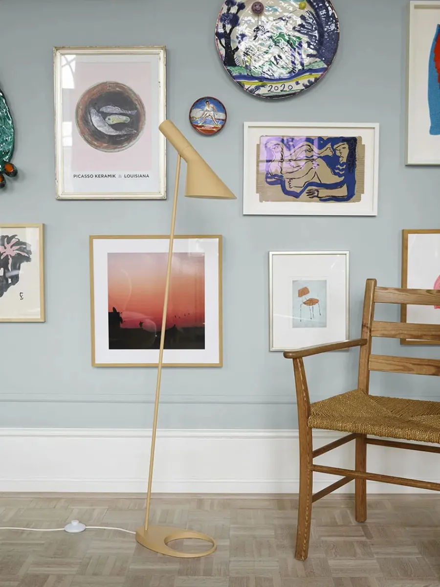 AJ Gulvlampe fra<Louis Poulsen