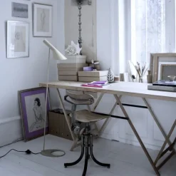 AJ Gulvlampe fra<Louis Poulsen