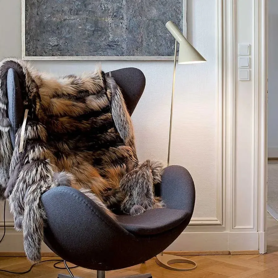 AJ Gulvlampe fra<Louis Poulsen