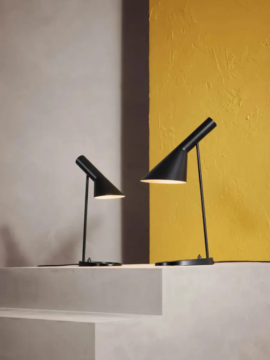 AJ Mini bordlampe fra<Louis Poulsen Best