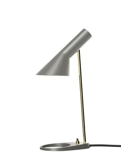 AJ Mini Table Lamp, grey/brass af Arne Jacobsen<Louis Poulsen Best