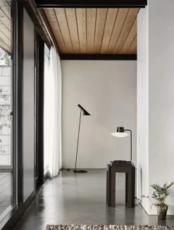 AJ Oxford 410 Bordlampe på pind fra<Louis Poulsen New