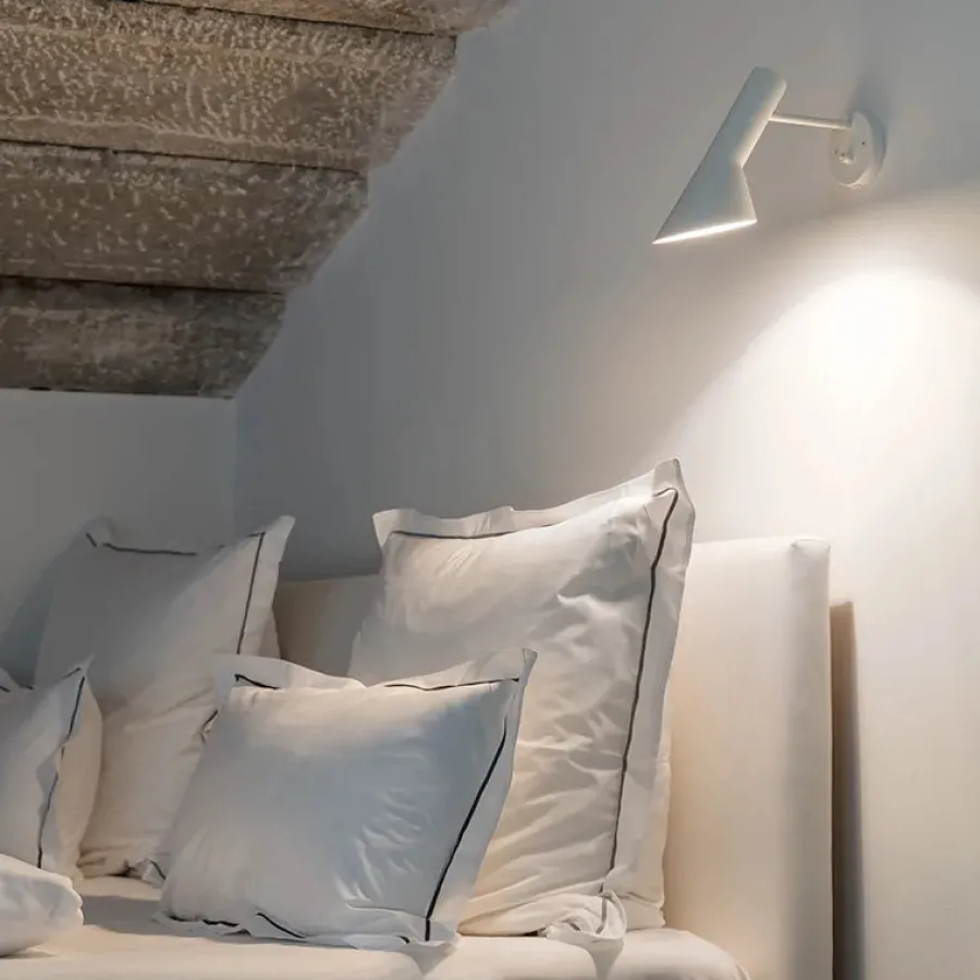 AJ Væglampe fra<Louis Poulsen Discount