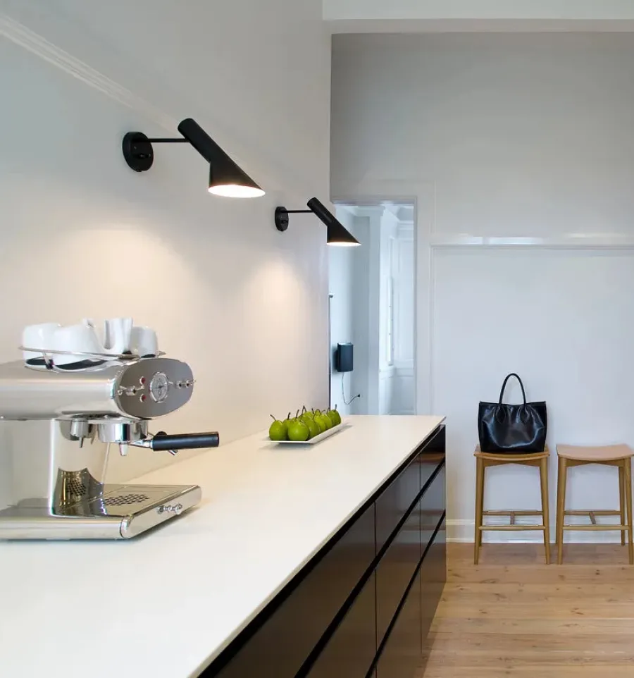 AJ Væglampe fra<Louis Poulsen Discount