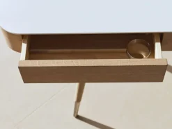 AK 1330 Point skrivebord fra<Naver Collection Outlet