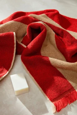 Alee Hand Towel, light camel/red fra<Ferm Living Best